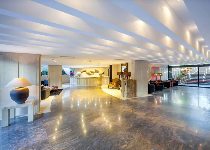 Sol Barbacan Hotel 4*