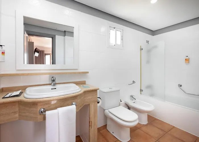 Sol Barbacan فندق بلايا ديل إنغلز