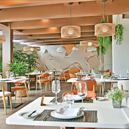 Sol Barbacan Hotel 4*