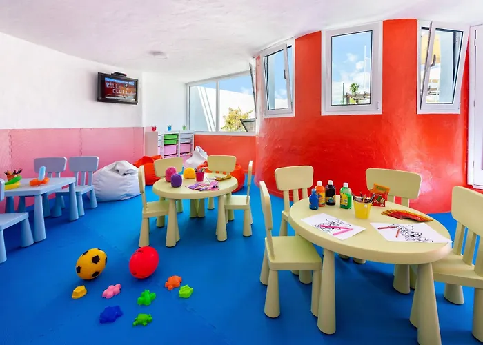 Sol Barbacan Готель