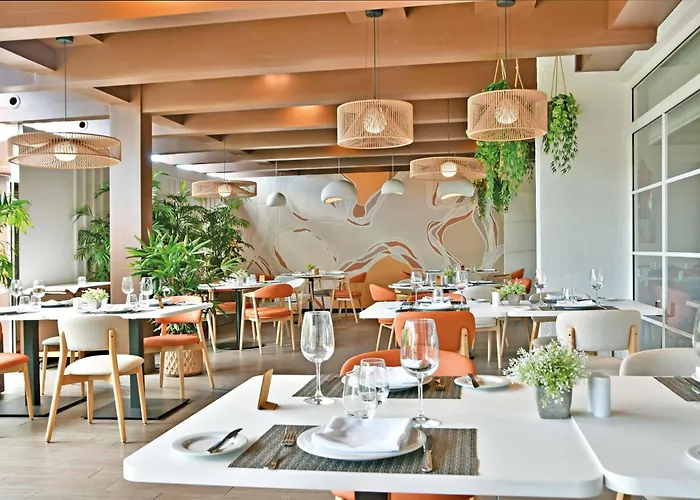 Sol Barbacan Готель 4*