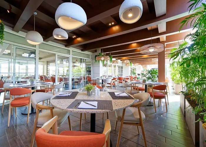 Sol Barbacan Hotel 4*